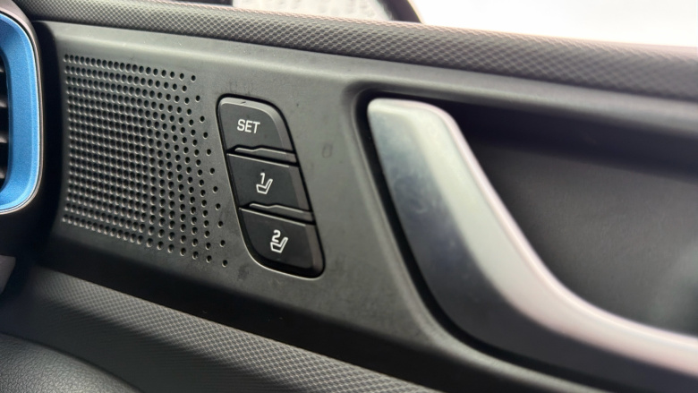 Hyundai IONIQ 1.6 GDi Plug-in Hybrid Premium SE 5dr DCT Hatchback